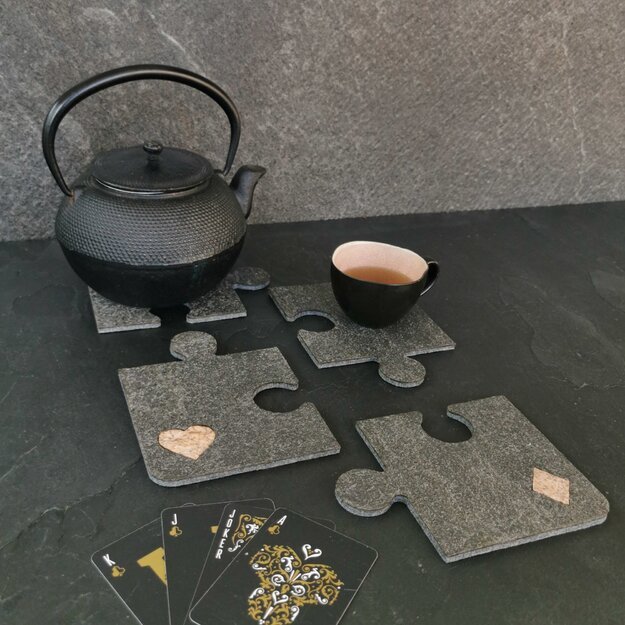 Padėkliukai iš akmens "Dėlionė Kortos" (pilki) arbatos/kavos puodeliams, 4 vnt.
